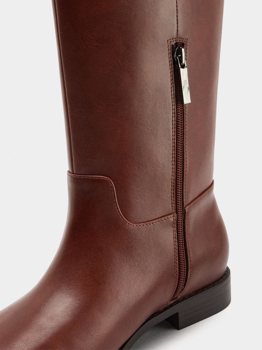 Botas de cano alto tacão baixo