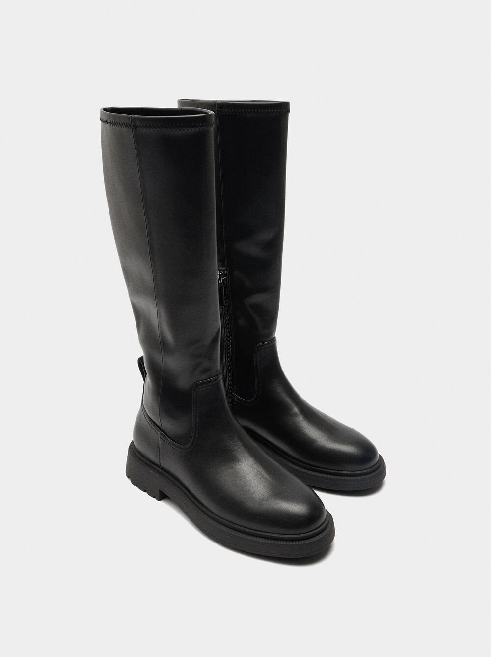 Botas de cano alto com tacão baixo