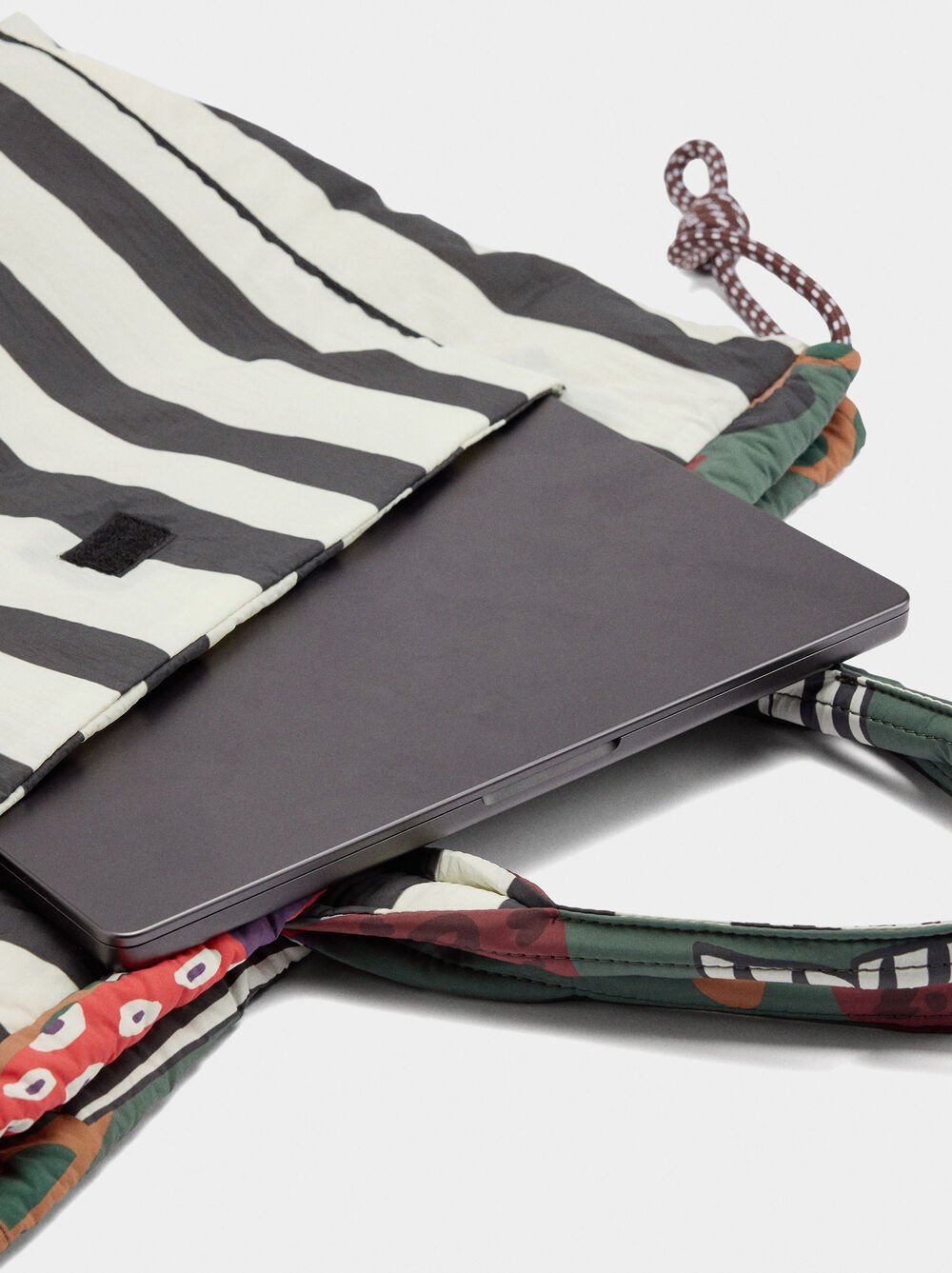 Mala shopper estampada de nylon reversível