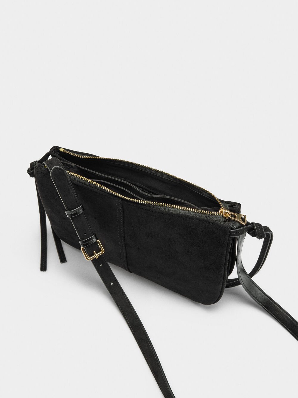 Mala tiracolo efeito camurça