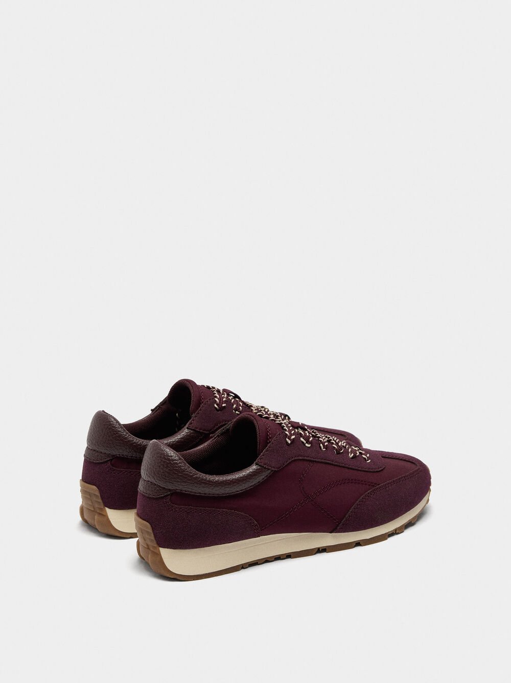 Sapatilhas combinadas