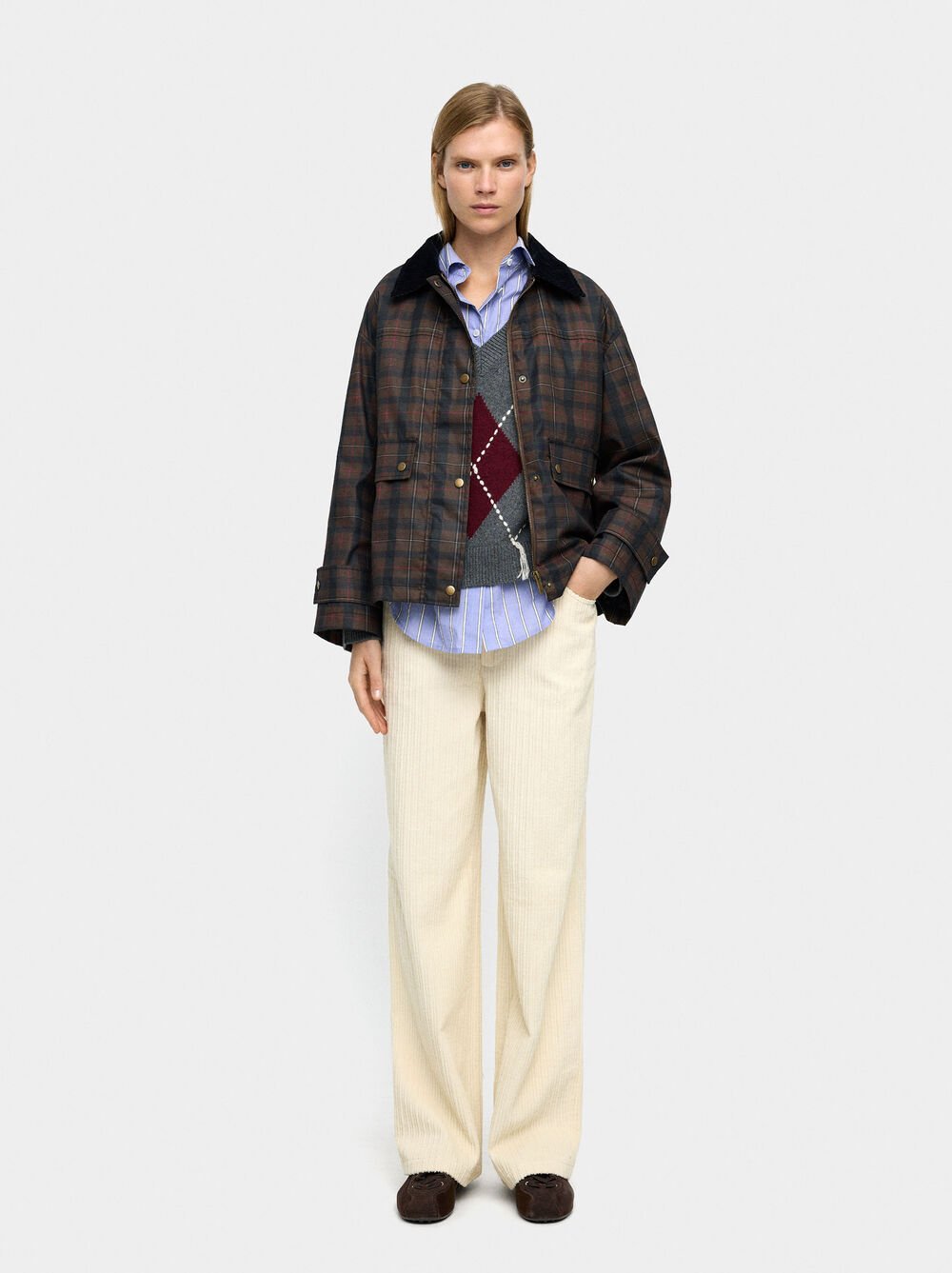 Casaco aos quadrados gola contraste