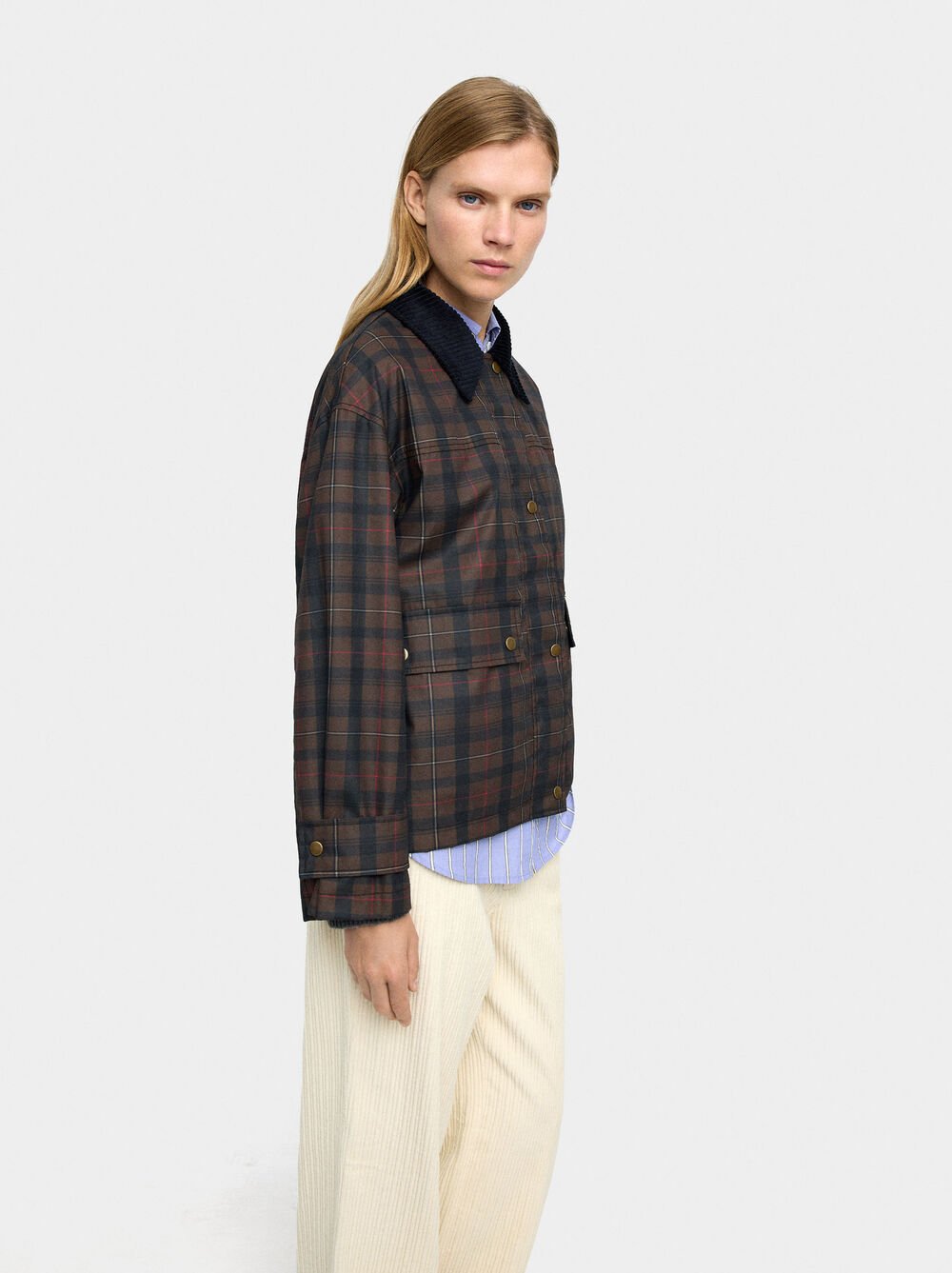 Casaco aos quadrados gola contraste