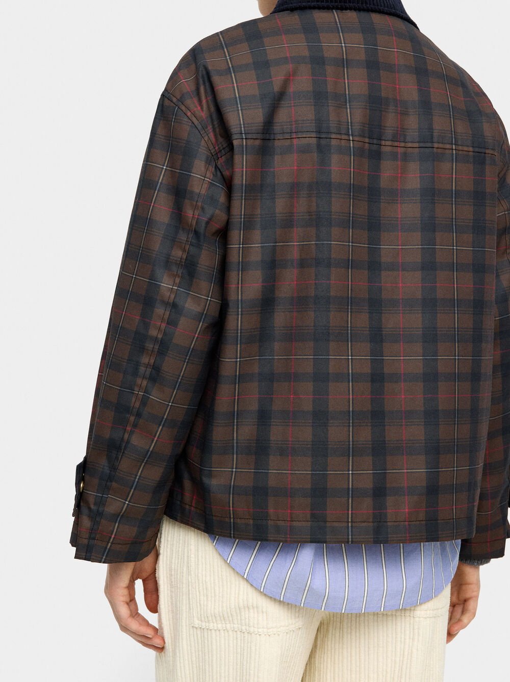 Casaco aos quadrados gola contraste