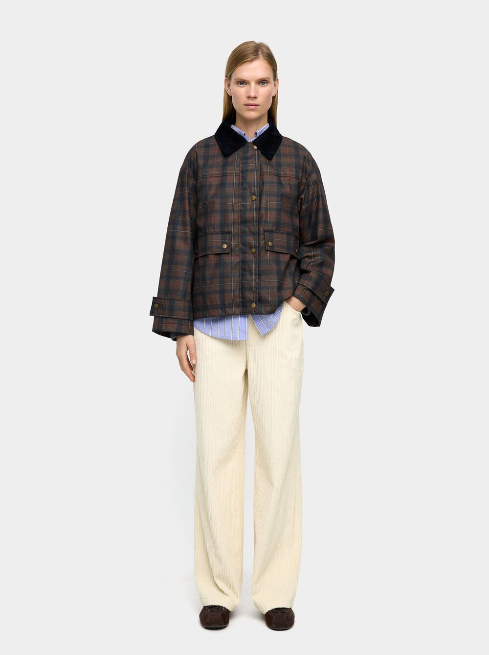 Casaco aos quadrados gola contraste