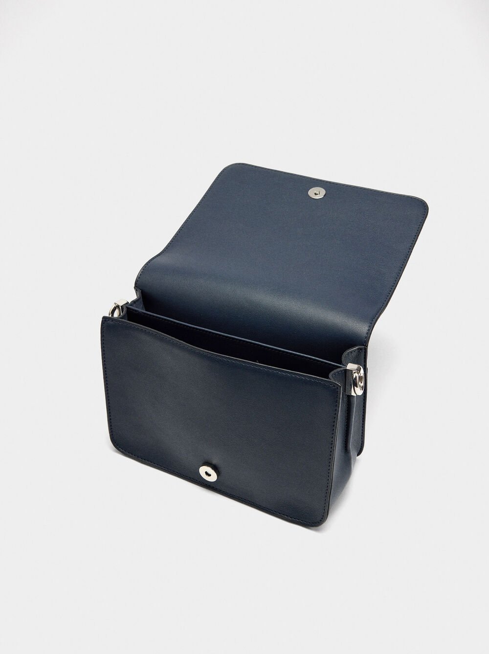 Mala tiracolo lisa com aba