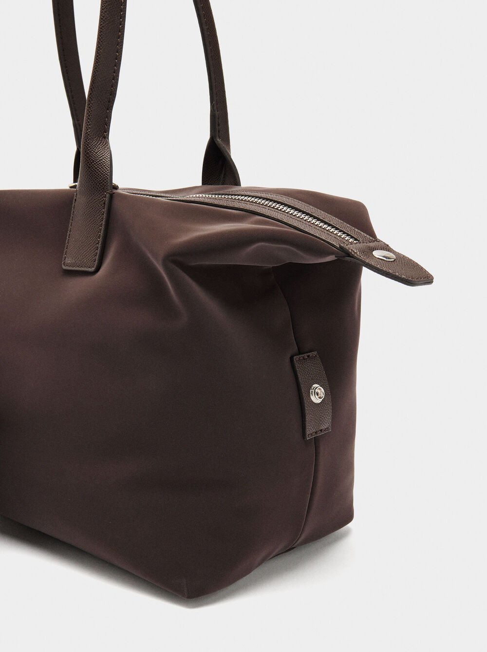 Mala shopper de textura suave com penduro