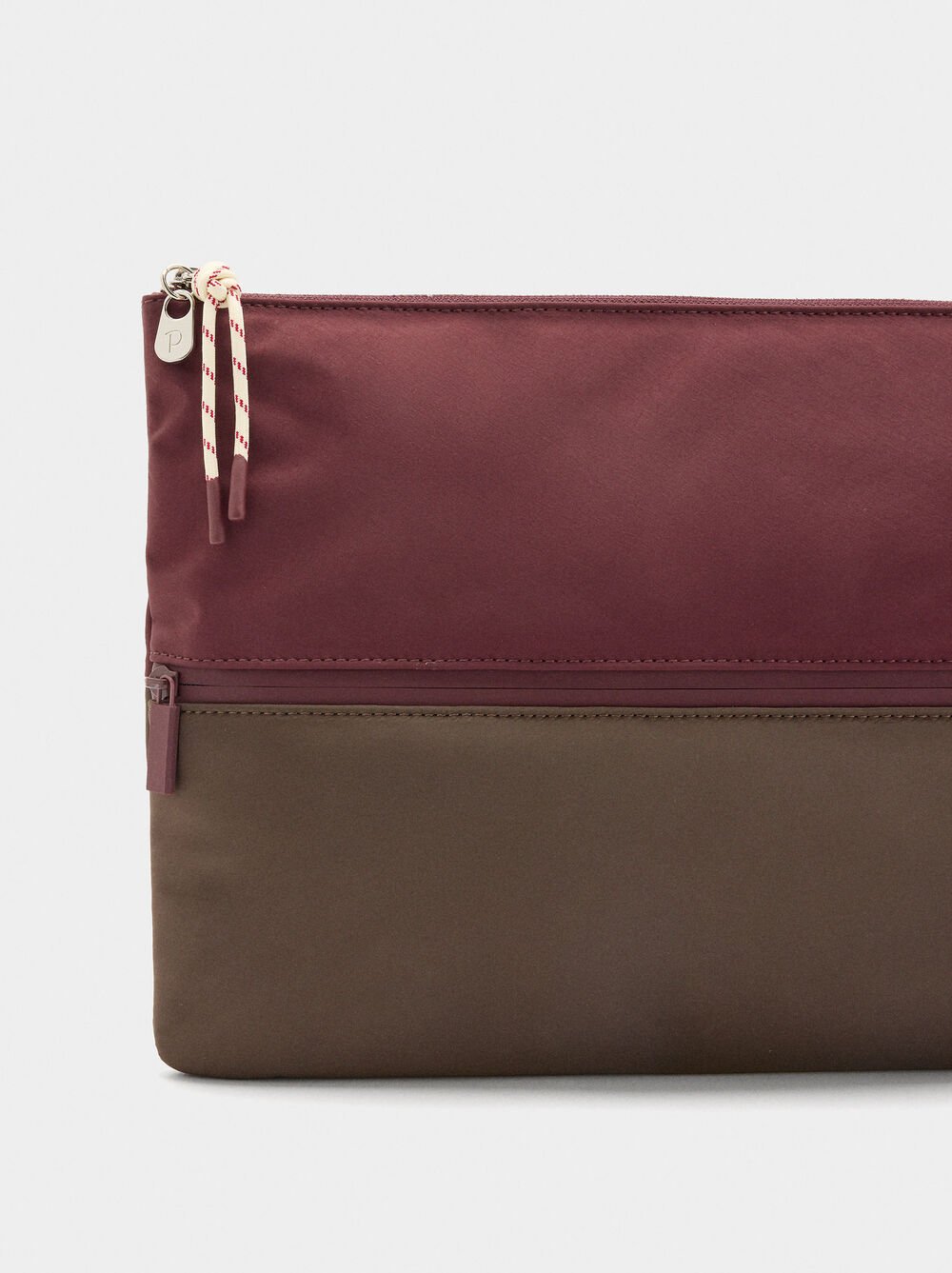 Capa de nylon para portátil com charm 13"