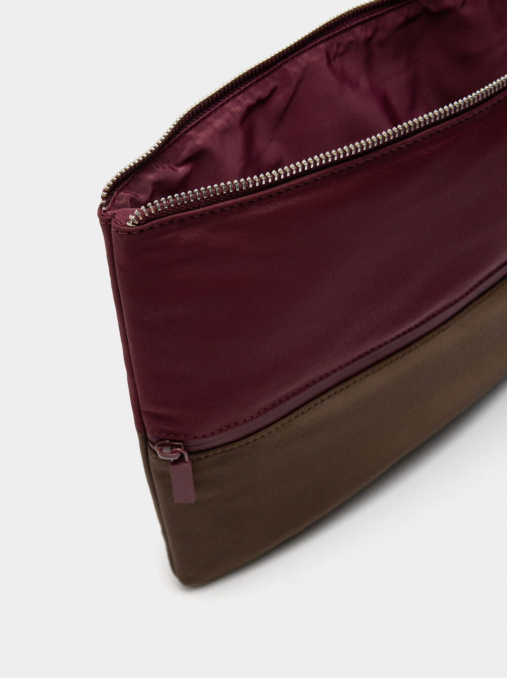 Capa de nylon para portátil com charm 13"