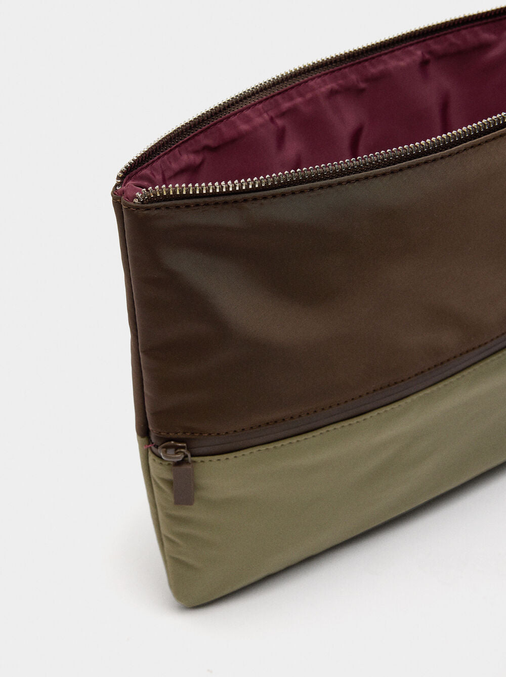 Capa de nylon para portátil com charm 13"