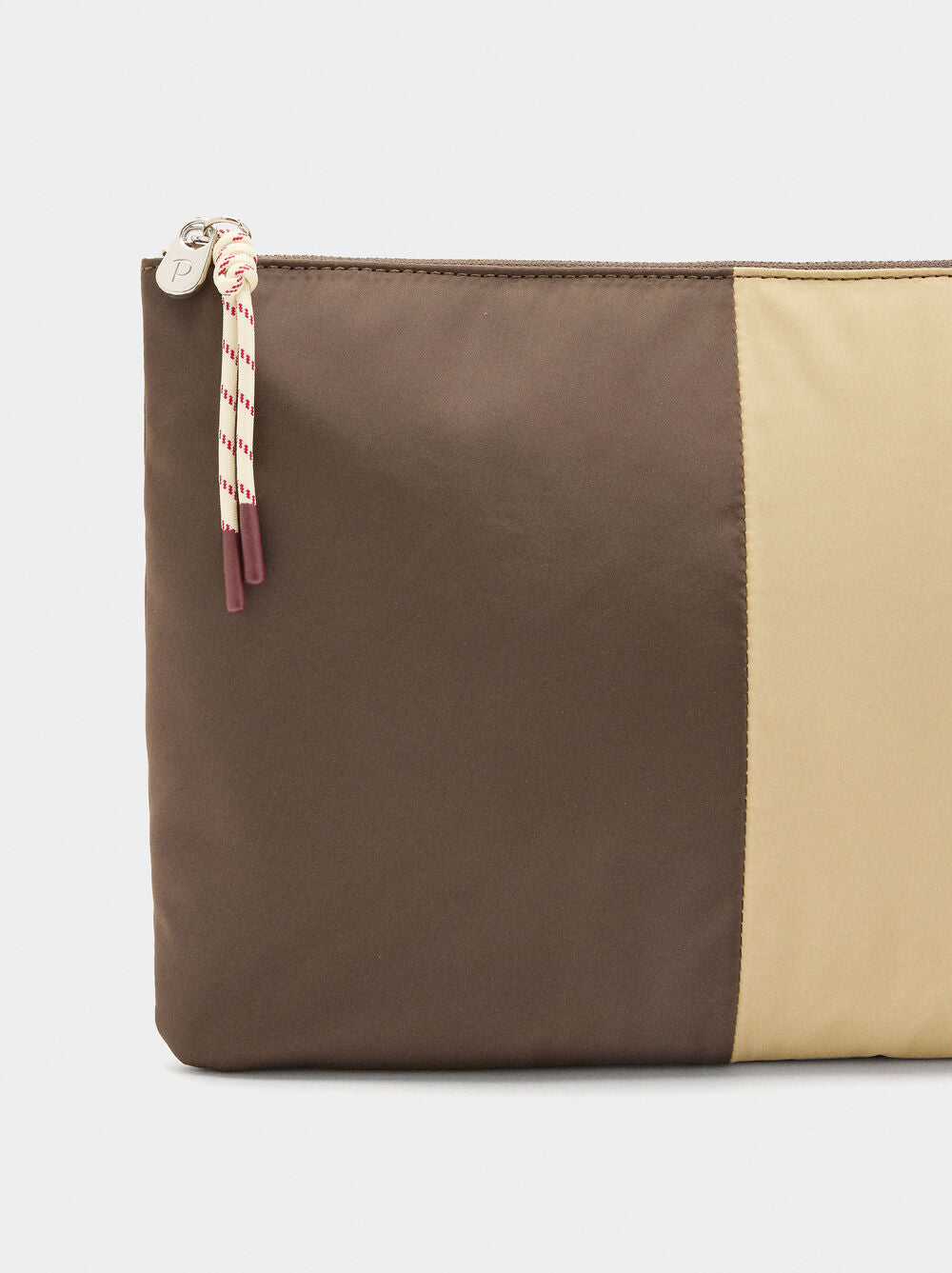 Capa de nylon para tablet com charm 13"