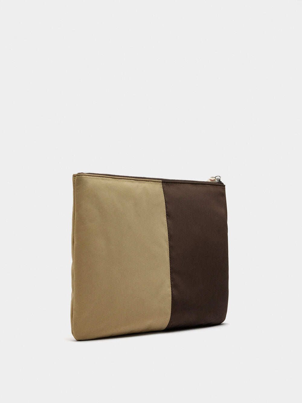 Capa de nylon para tablet com charm 13"