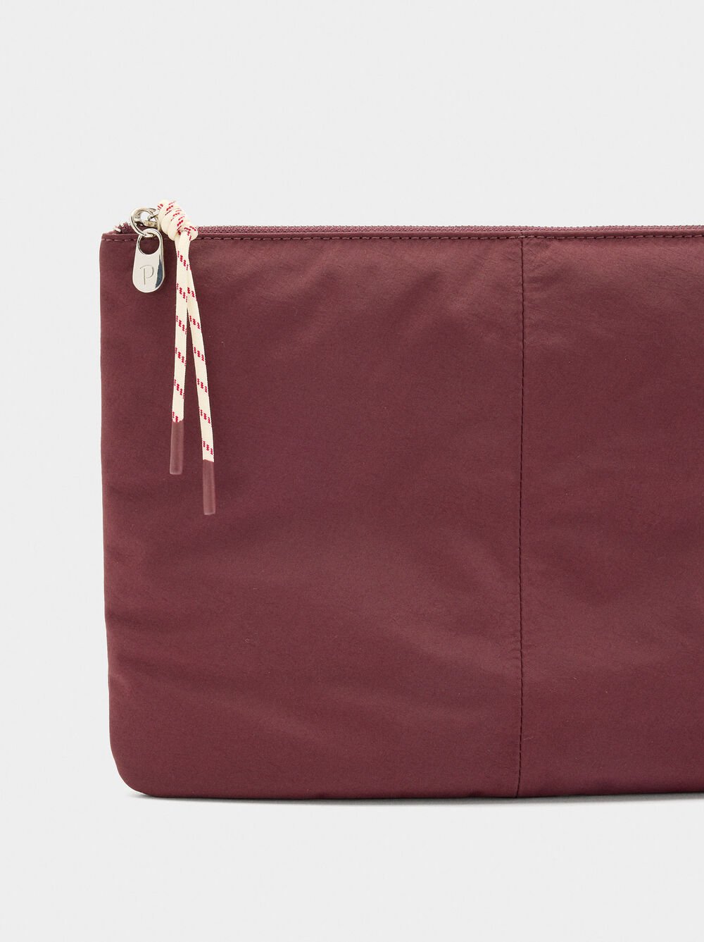 Capa de nylon para tablet com charm 13"