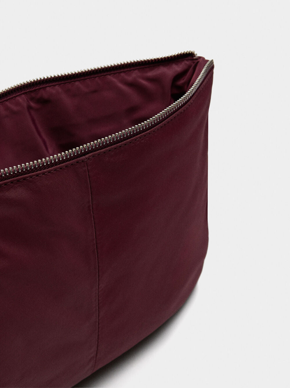 Capa de nylon para tablet com charm 13"