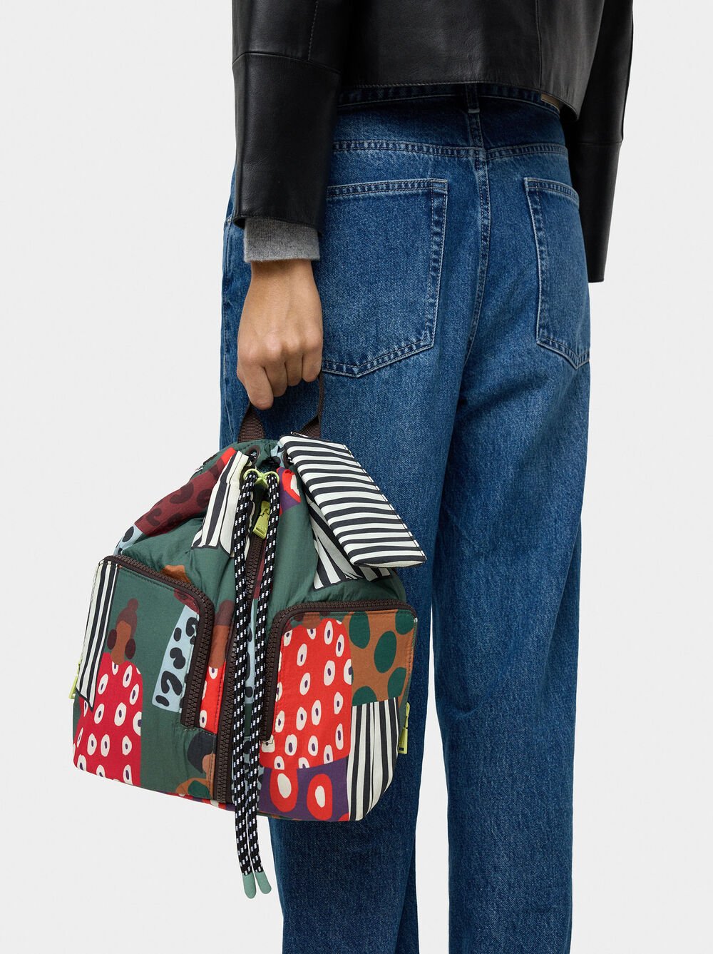 Mochila estampada de nylon com penduro