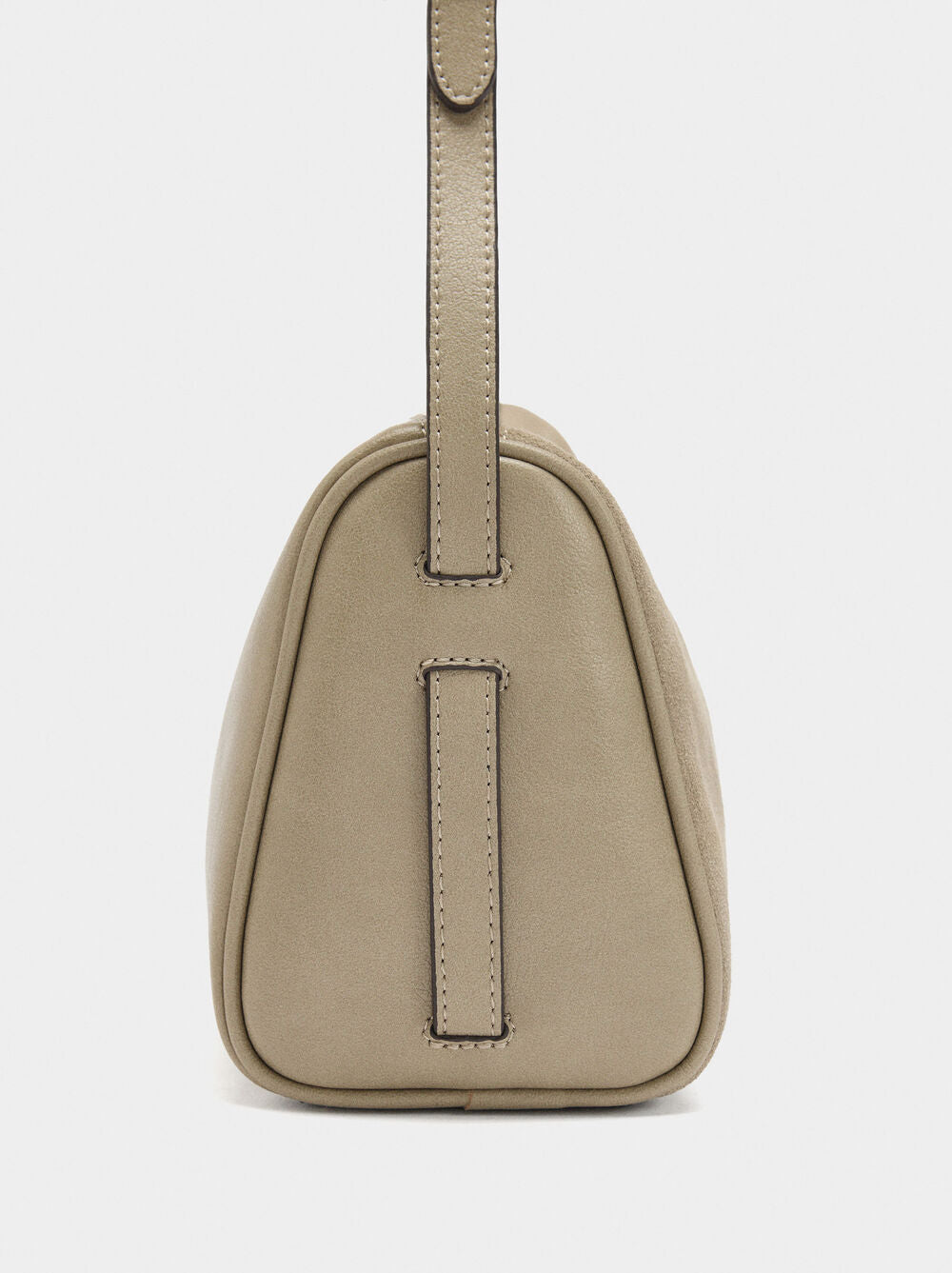 Mala tiracolo com detalhes de pele