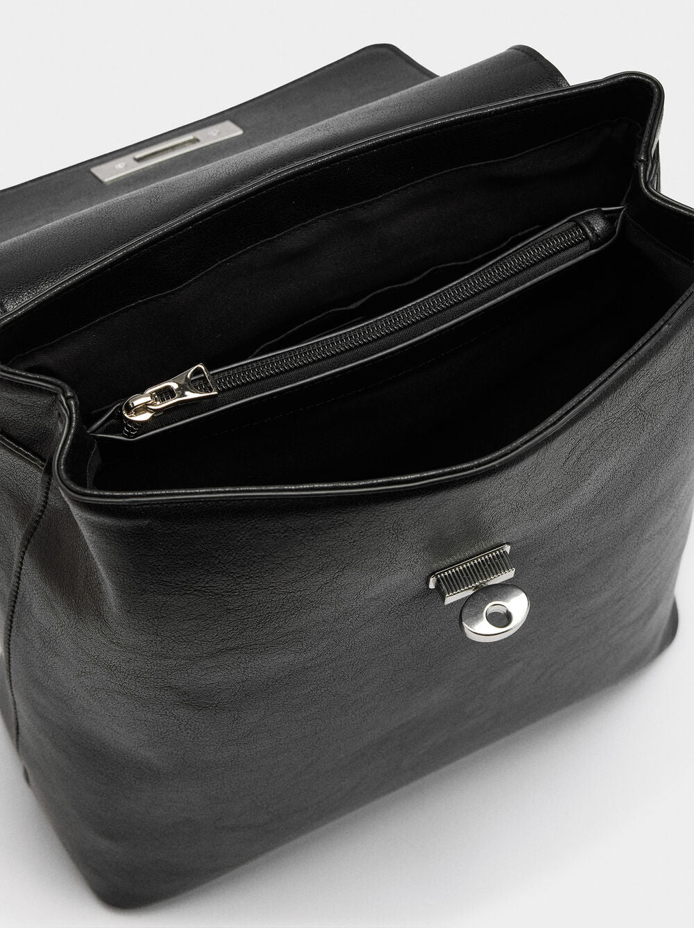 Mochila com fecho giratório