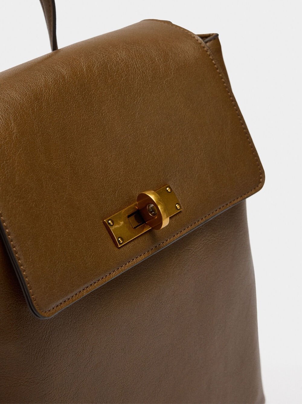 Mochila com fecho giratório