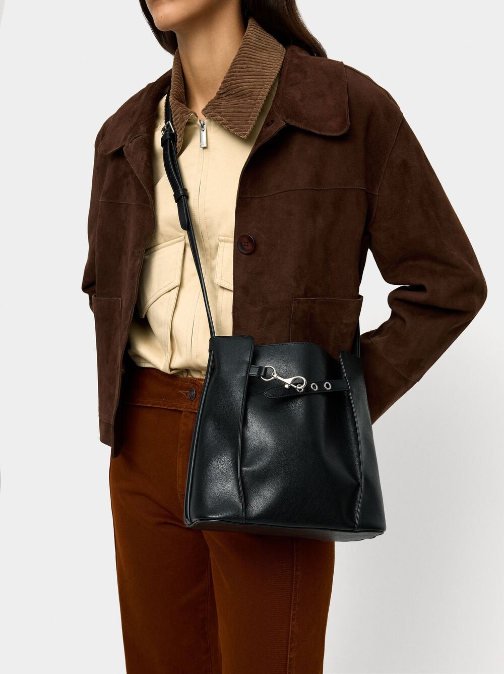 Mala bucket com dobras laterais