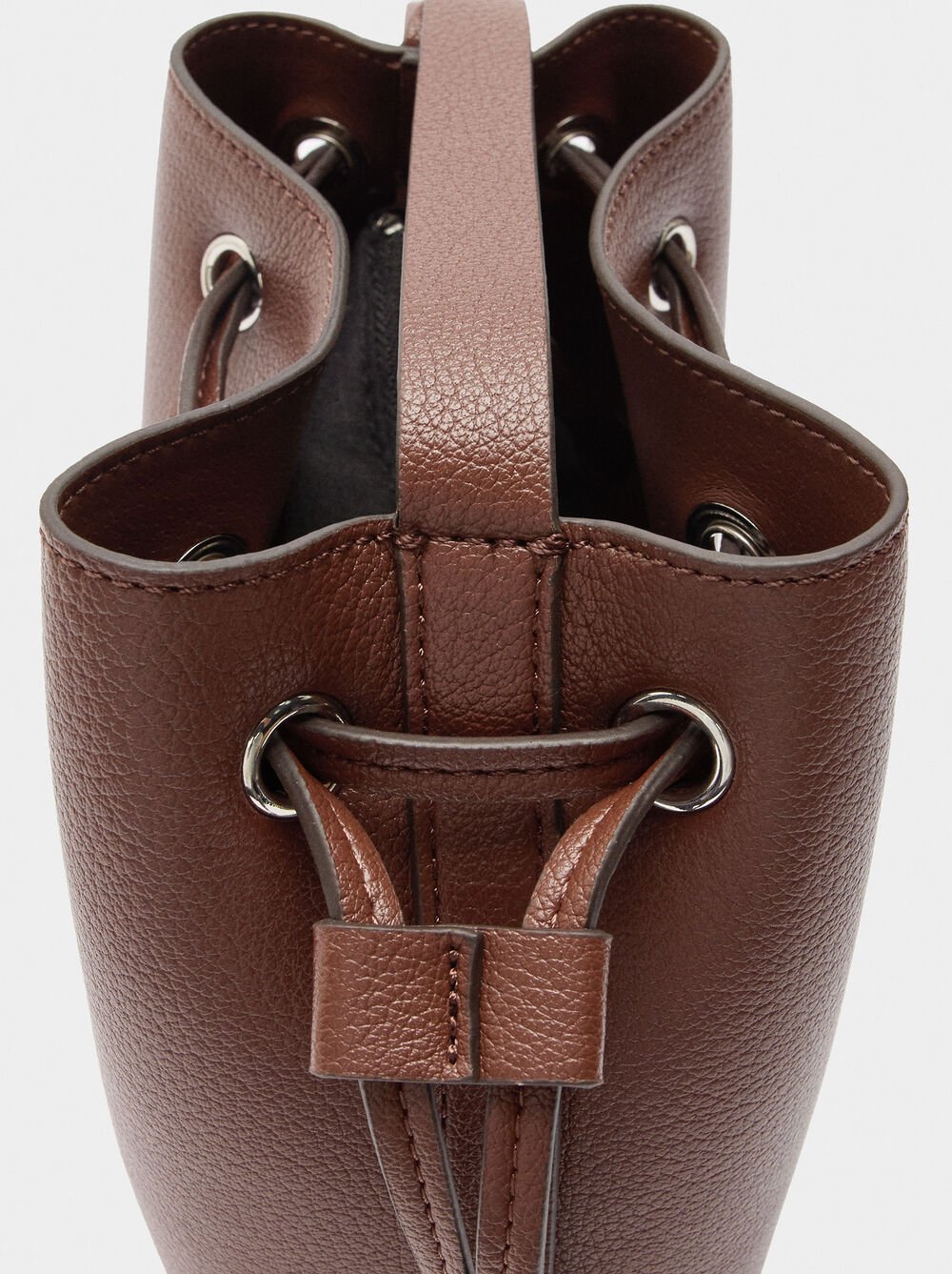 Mala tiracolo com cordão