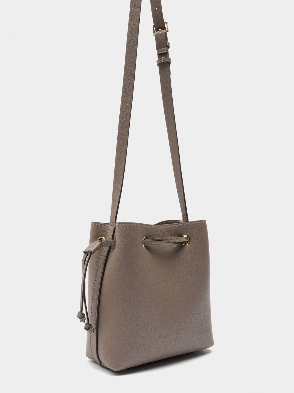 Mala tiracolo com cordão