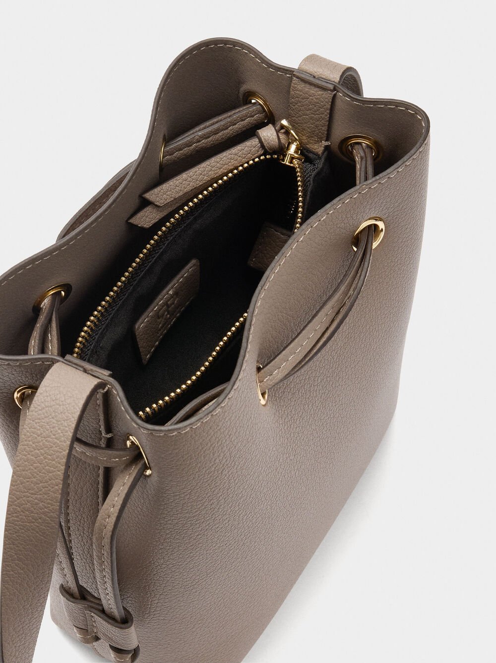 Mala tiracolo com cordão