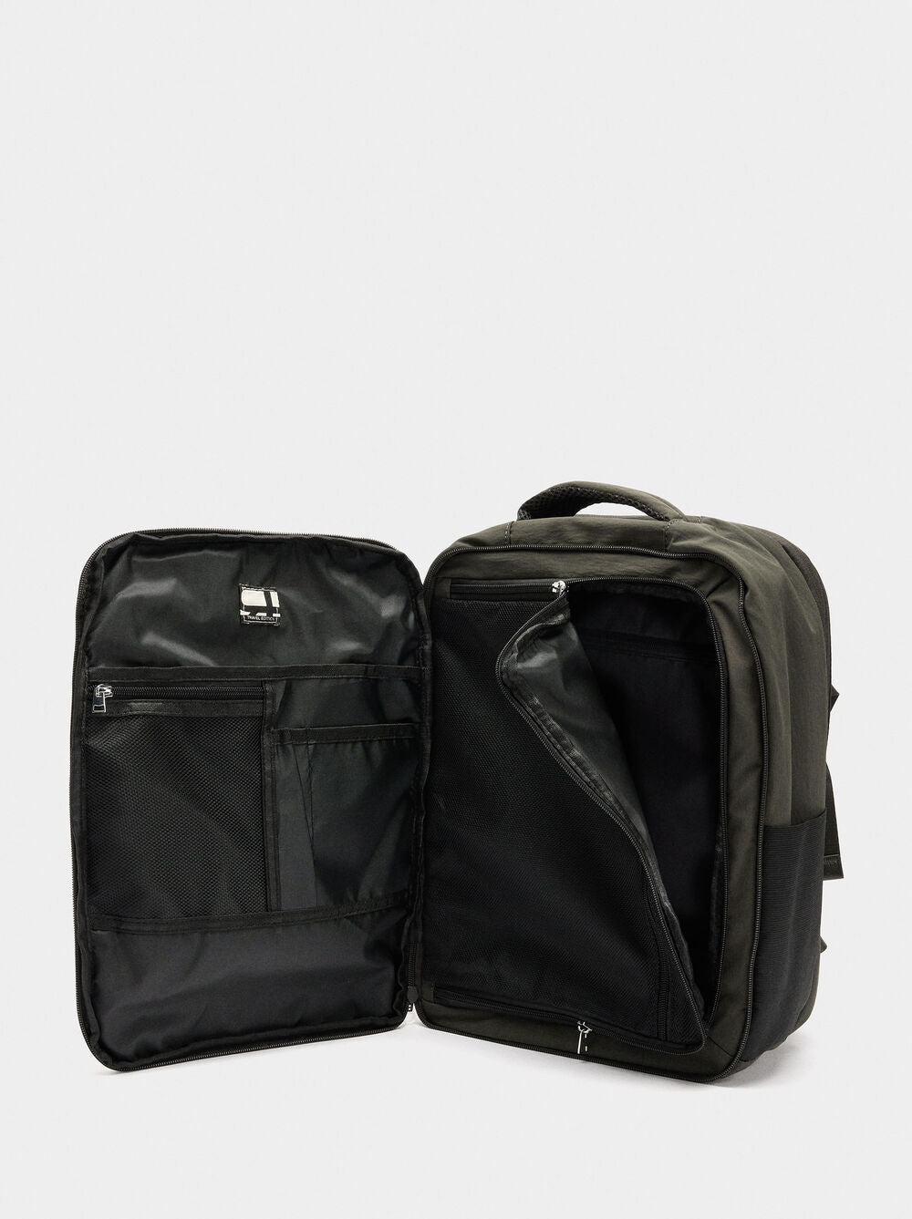 Mochila de cabine nylon extensível