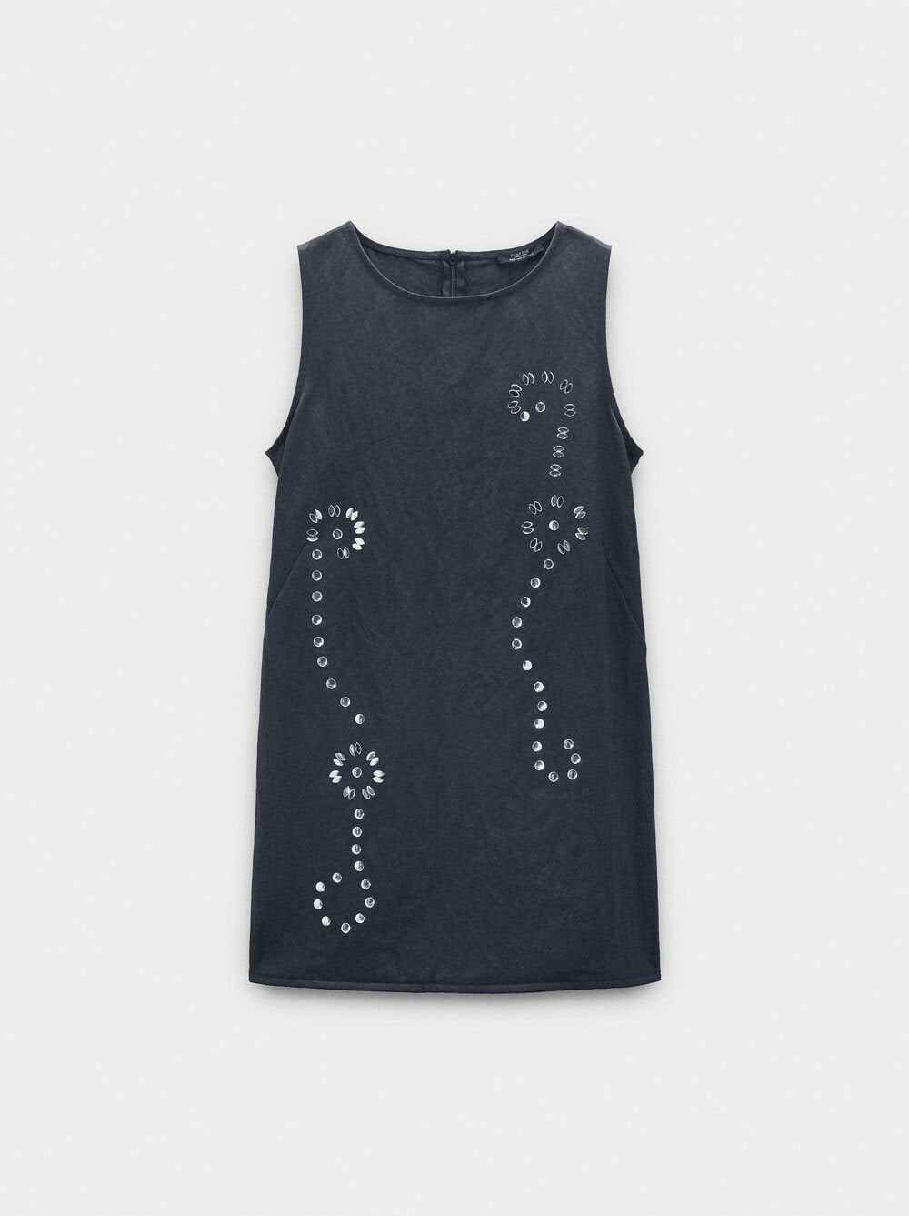 Vestido curto detalhes brilantes