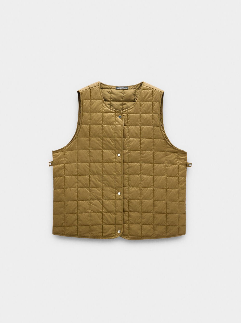 Casaco com capuz e colete