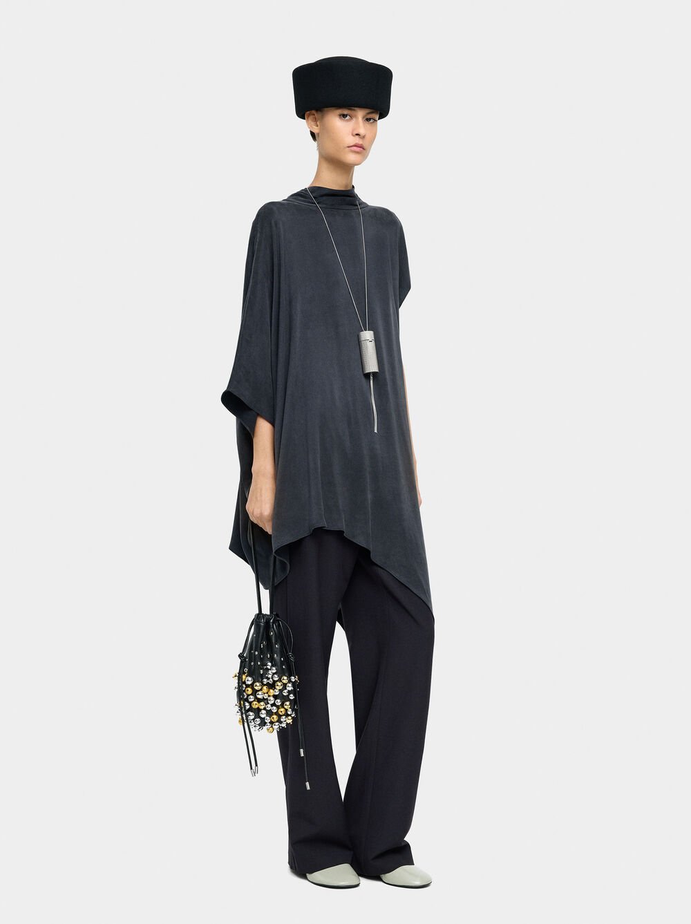 Vestido curto assimétrico