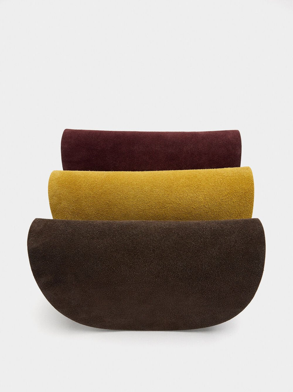 Mala tiracolo de camurça com aba