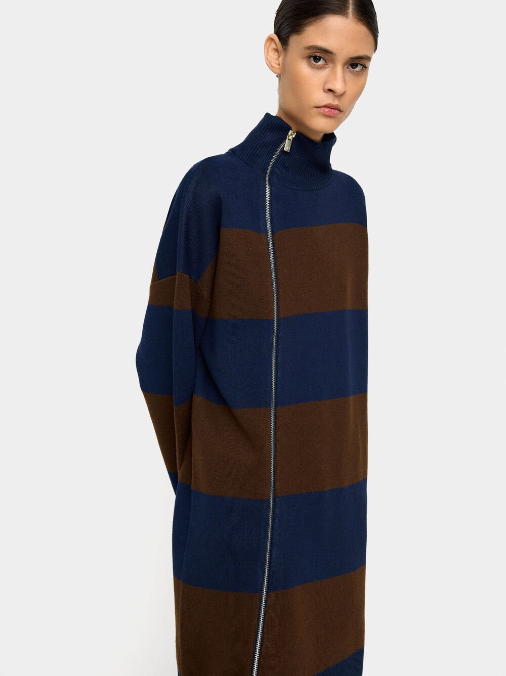 Vestido de malha às riscas