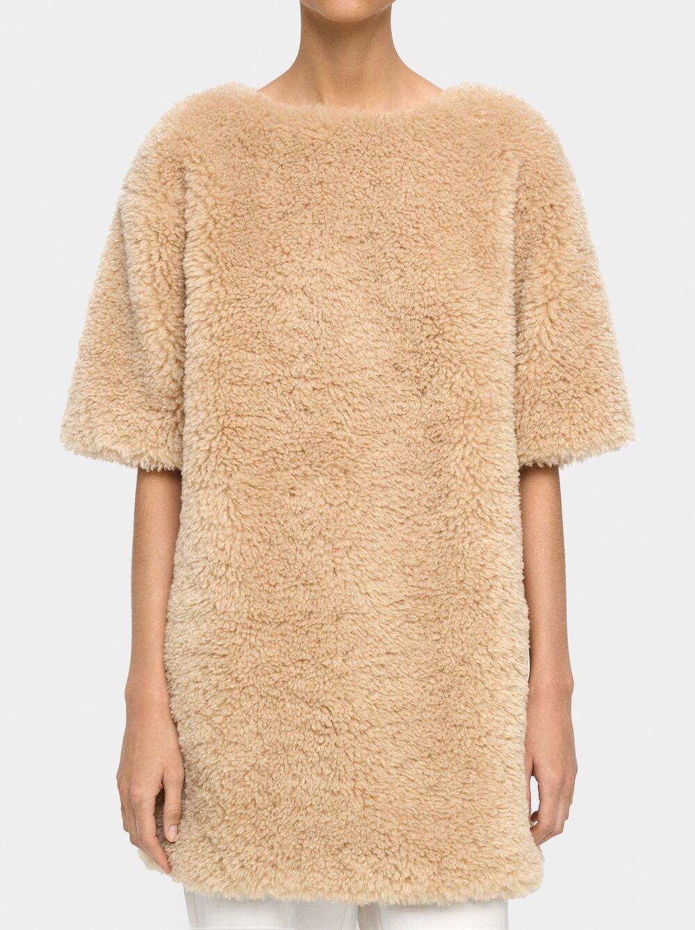 Vestido curto efeito pele de borreguinho